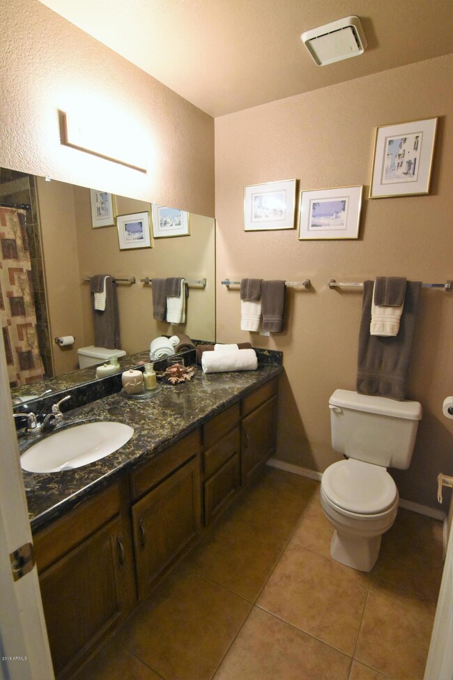 2347 E Crescent Ave.JPG 4