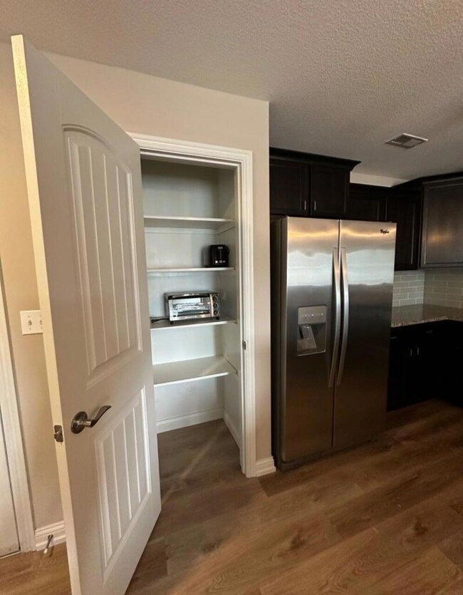 2212 Chapel Hill Rd unit 204, Columbia, MO 65203 - photo 4