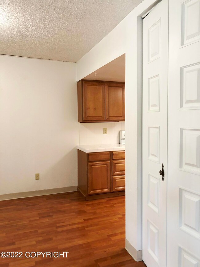 4320 Checkmate Dr unit 11, Anchorage, AK 99508 - photo 3