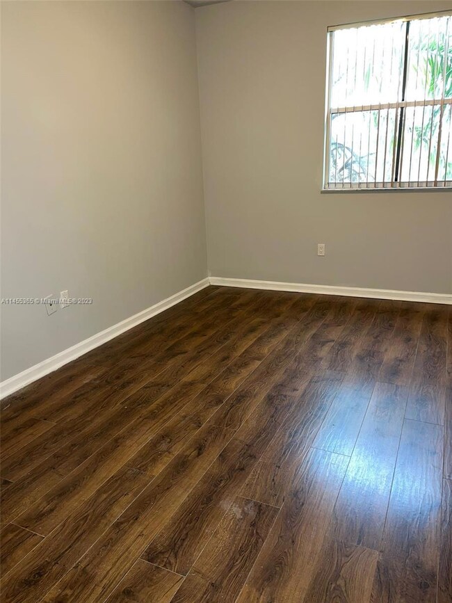 10586 SW 6th St unit 1410, Pembroke Pines, FL 33025 - photo 4