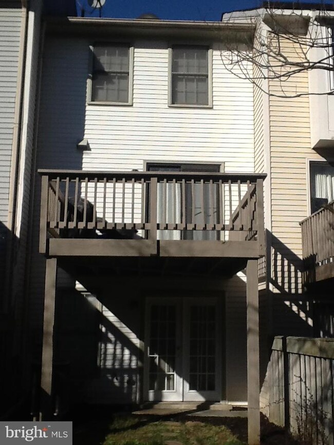 9504 Dunbrook Ct, Montgomery Village, MD 20886 - photo 3