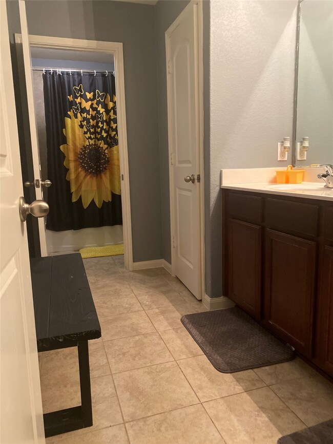 10814 Spring Brook Pass Dr, Humble, TX 77396 - photo 6