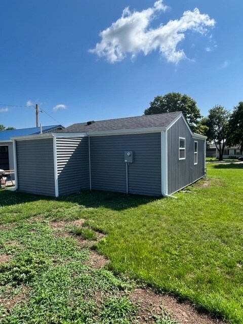 406 Franklin St, Edinburgh, IN 46124 - photo 3