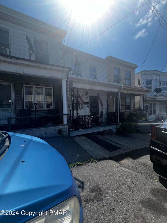 333 S West St, Shenandoah, PA 17976 - photo 2