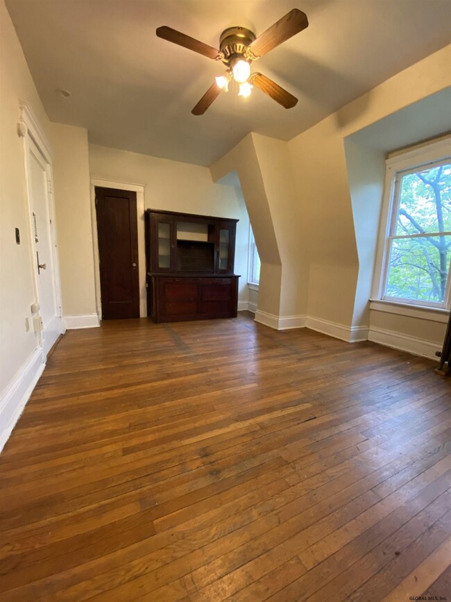 175 Jay St unit 5x, Albany, NY 12210 - photo 2