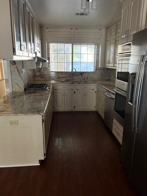 300 Westminster St, Kerrville, TX 78028 - photo 7