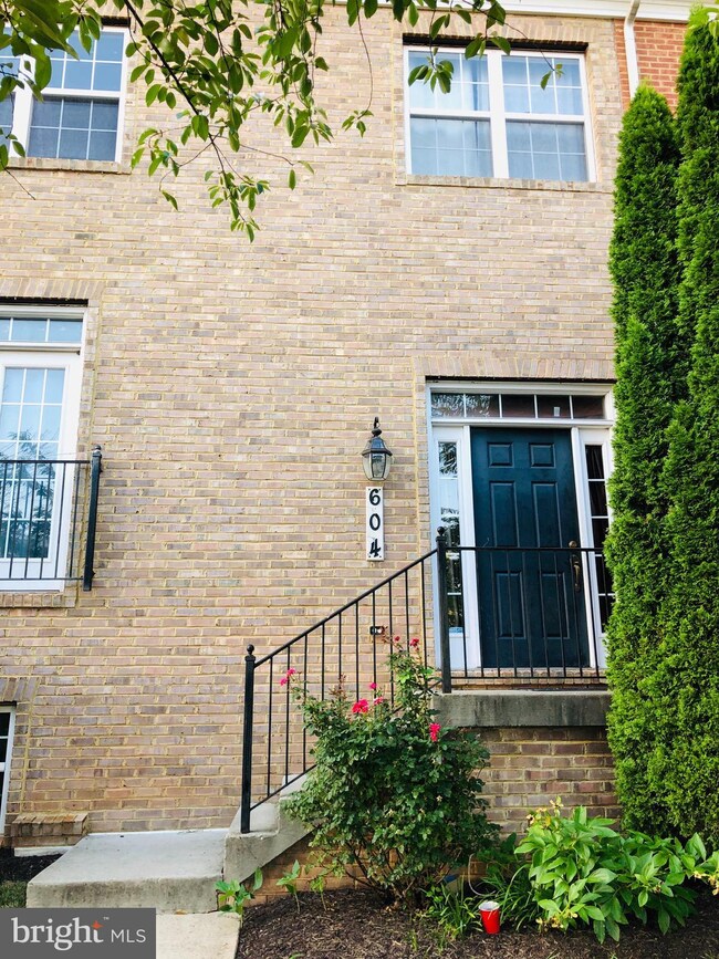 604 Kingfisher Ave, Gaithersburg, MD 20877 - photo 2