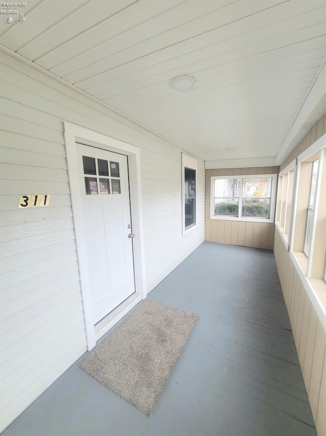 311 W Perry St, Tiffin, OH 44883 - photo 3