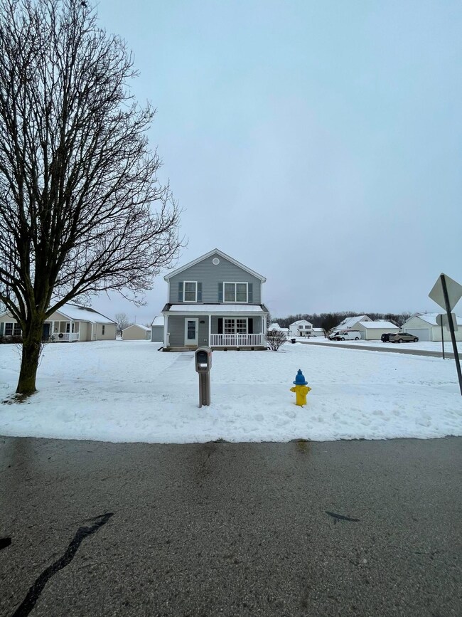 Lake Forest 1107 - front2