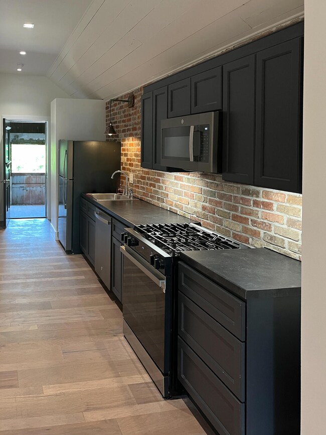 202 E Main - Unit 6-12