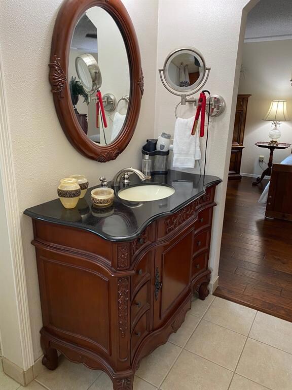 7100 Stonybrooke Dr, North Richland Hills, TX 76182 - photo 4