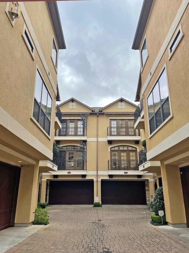 1967 Indiana St, Houston, TX 77019 - photo 3