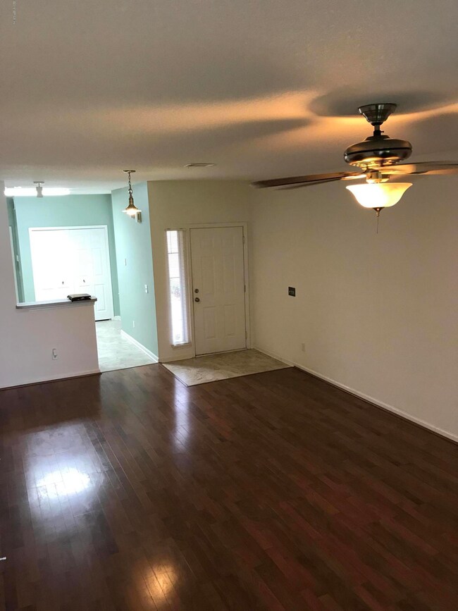 7822 Melvin Rd, Jacksonville, FL 32210 - photo 4