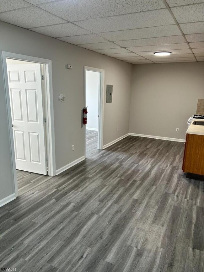 111 Anderson Ave unit 5, Fairview, NJ 07022 - photo 3