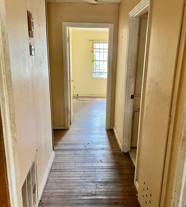 7722 Hereford St, Houston, TX 77087 - photo 5