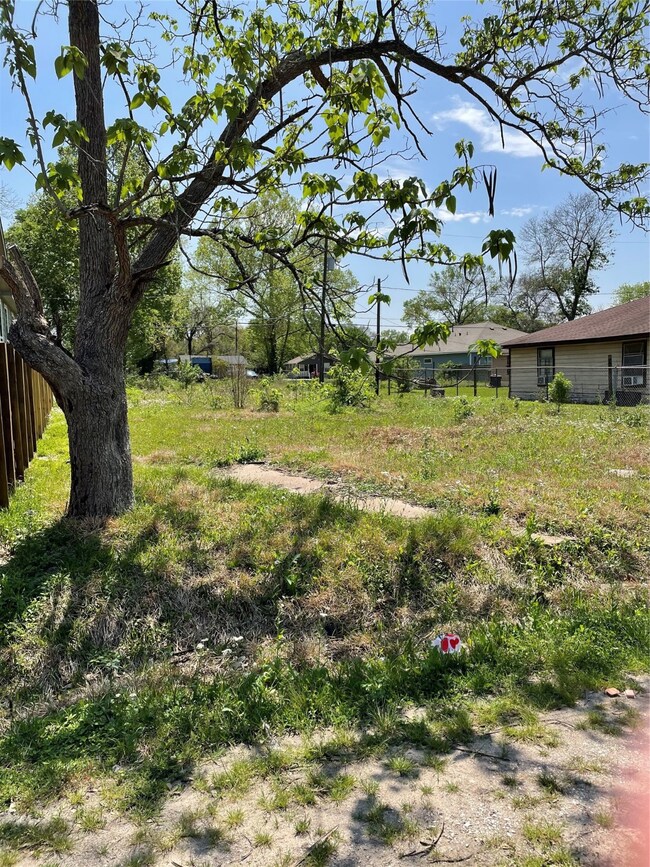 965 Marjorie St, Houston, TX 77088 - photo 4