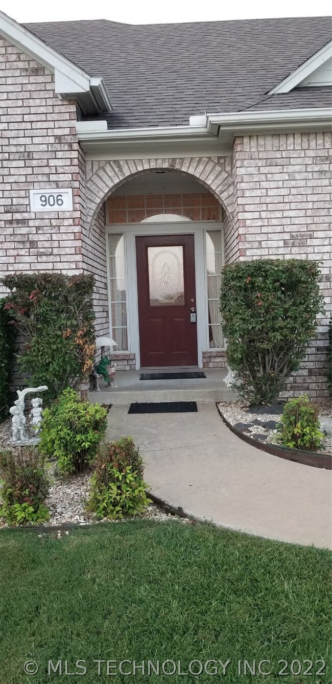 Welcome Home - covered doorway for guests