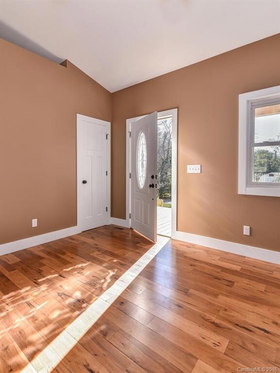 8 Bowen Rd, Asheville, NC 28803 - photo 4