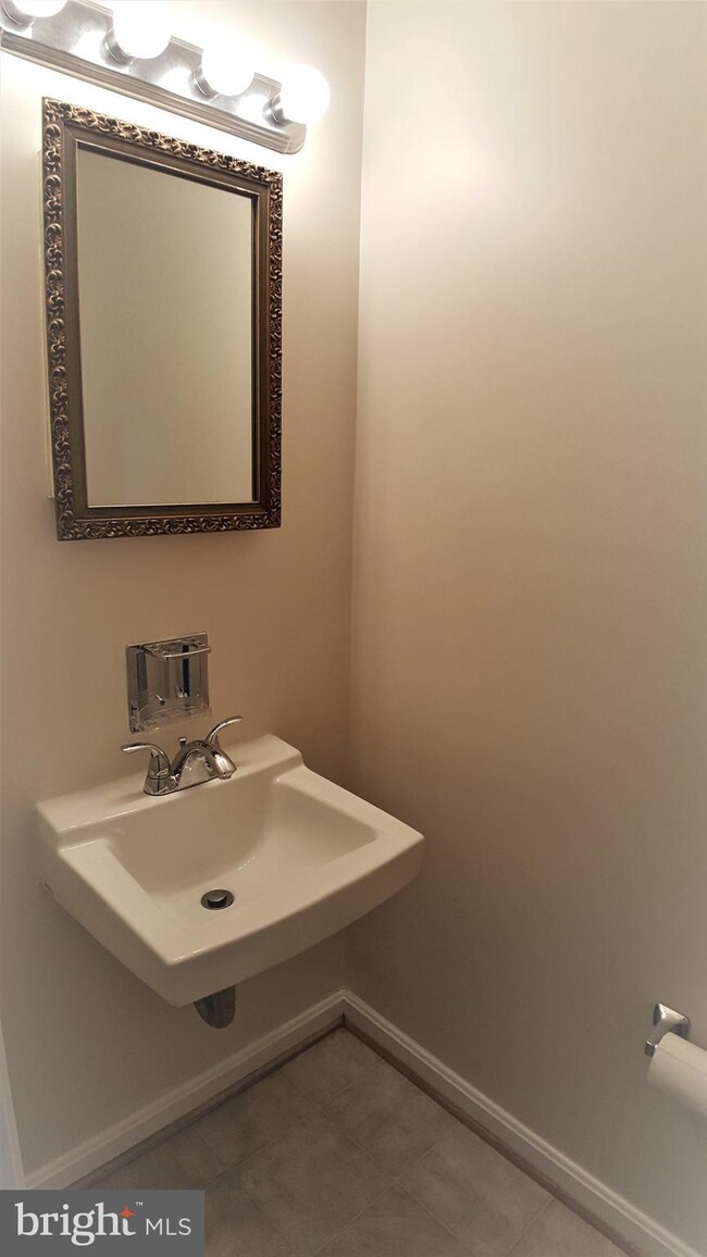 14455 Saint Germain Dr, Centreville, VA 20121 - photo 4