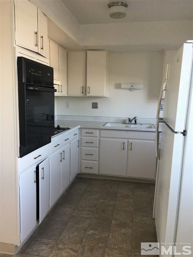 521 C St unit 6, Sparks, NV 89431 - photo 4