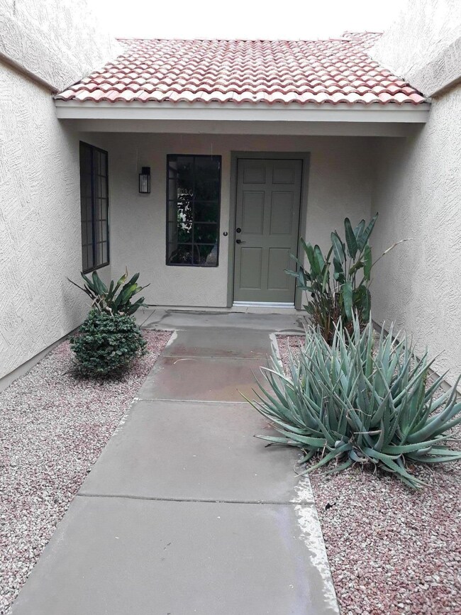 1579 E Whitten St, Chandler, AZ 85225 - photo 2