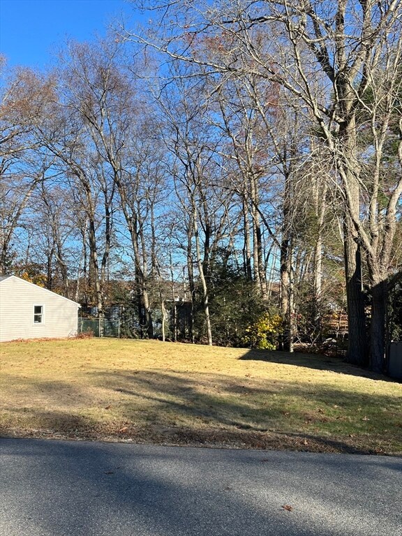 38 Colonial Rd, Webster, MA 01570 - photo 4