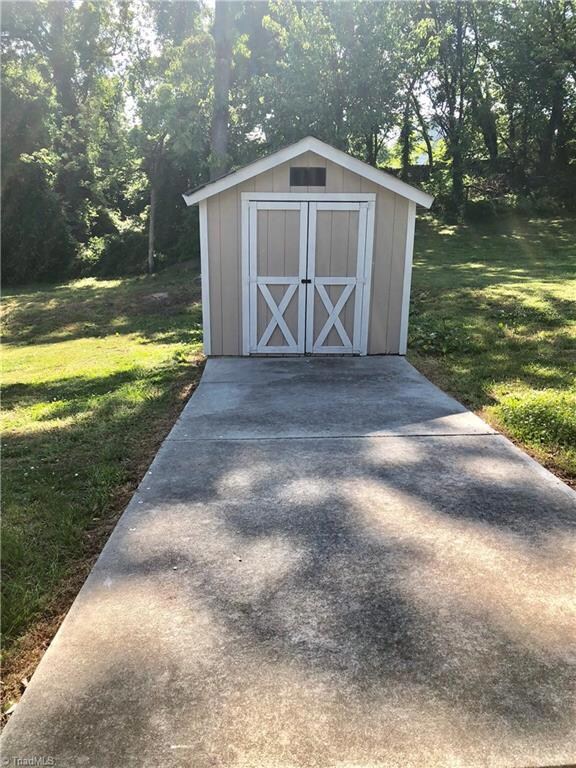 514 Warriner St, Reidsville, NC 27320 - photo 3