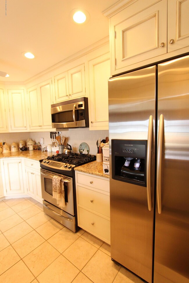 838 Arnold Avenue (5)