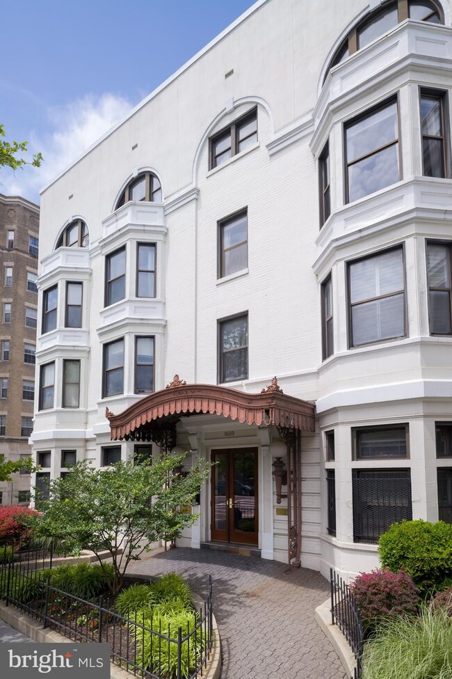 1669 Columbia Rd NW unit 313, Washington, DC 20009 - photo 2