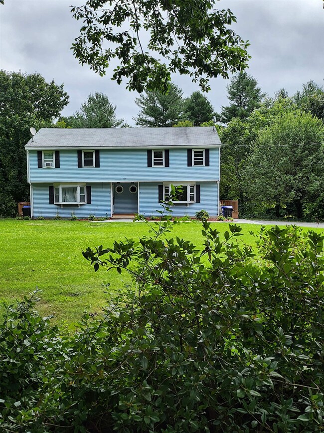 165 Old Derry Rd unit B, Hudson, NH 03051 - photo 2