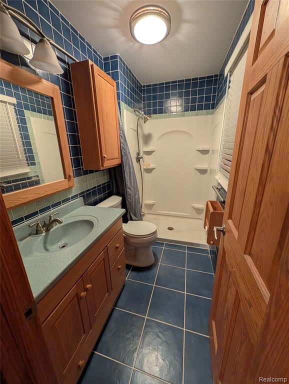 11041 Tillson Dr, South Lyon, MI 48178 - photo 4