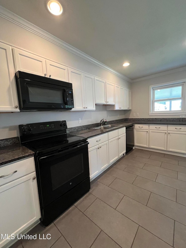 2217 Taylor Kitchen Pic 2