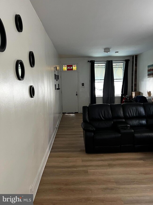 414 S 10th St, Reading, PA 19602 - photo 3