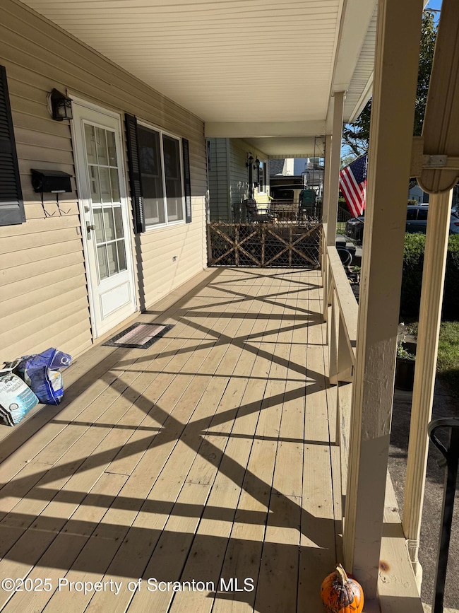 407 Boyle St, Dunmore, PA 18512 - photo 2