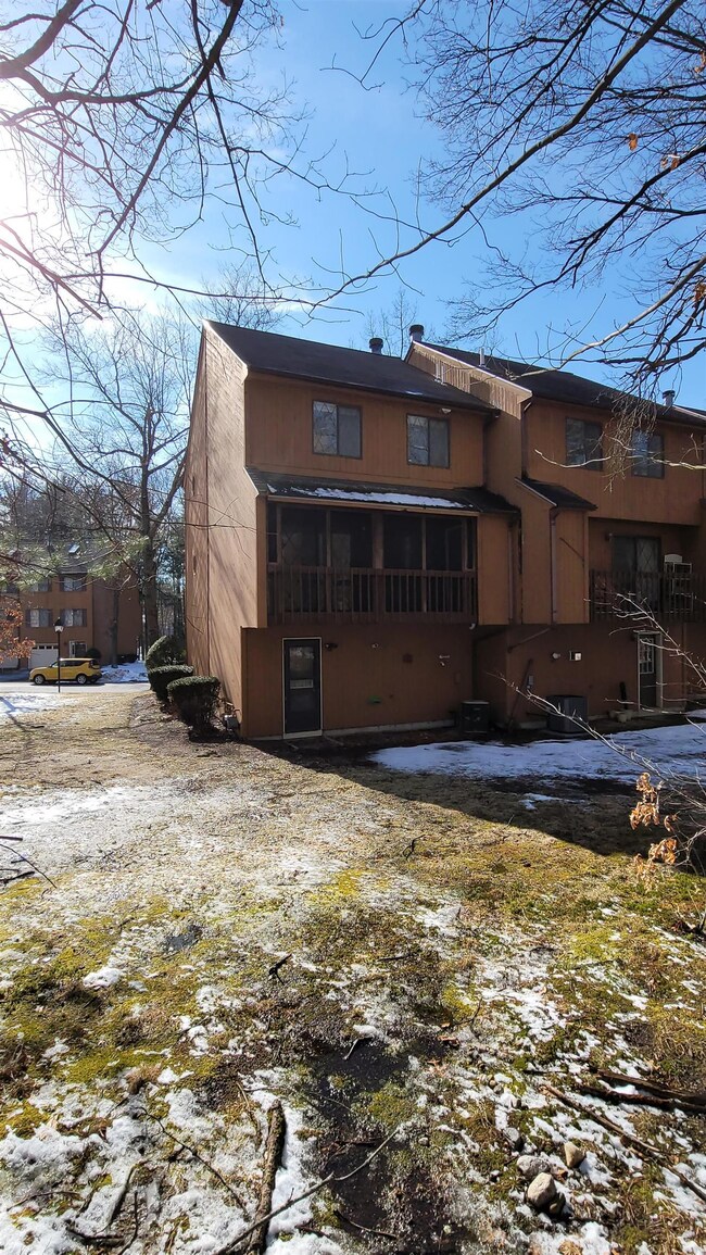 24 Winrow Dr, MerriMacK, NH 03054 - photo 3