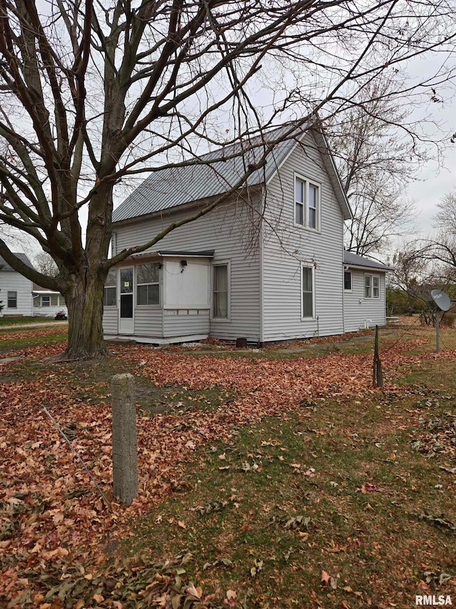 103 N 4th St, La Harpe, IL 61450 - photo 2