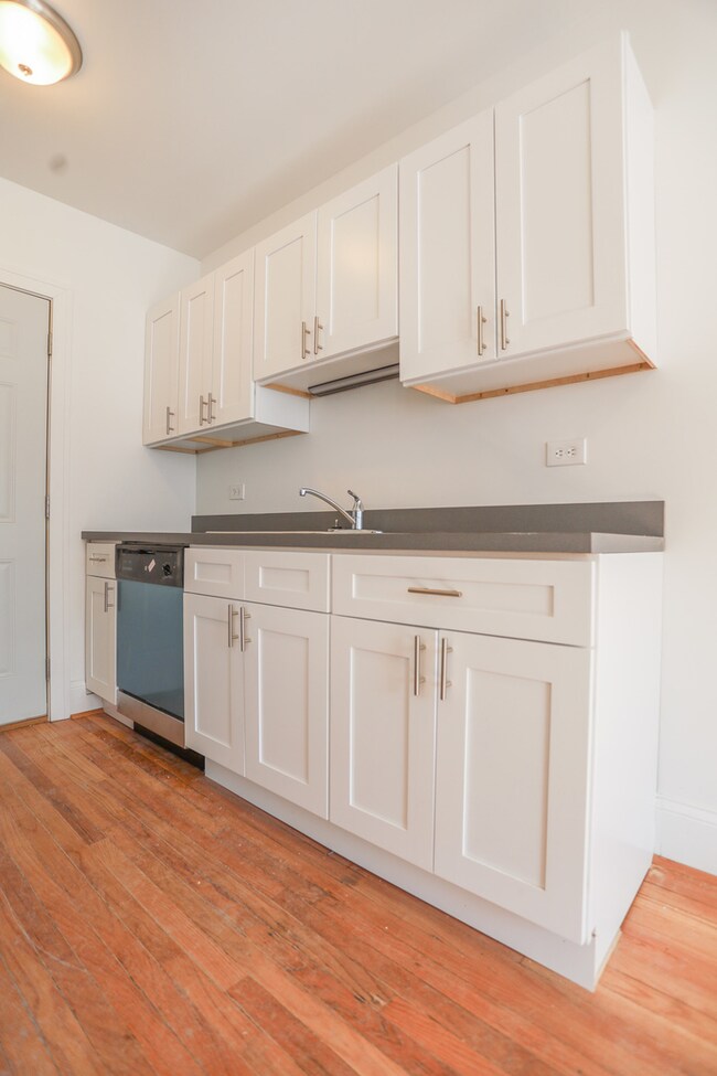 4801 N Bell Ave unit 2S, Chicago, IL 60625 - photo 3