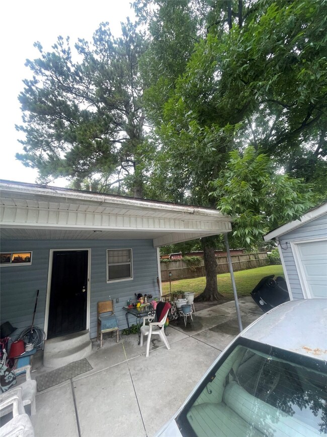 6805 Kittridge St, Houston, TX 77028 - photo 4