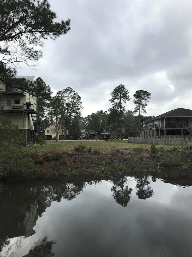 85 feet of water frontage