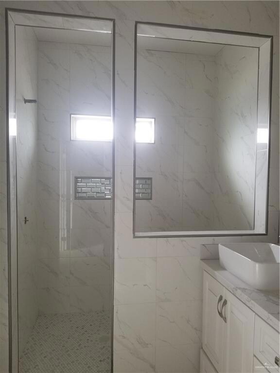 3504 Dessert Inn Dr, Edinburg, TX 78541 - photo 3