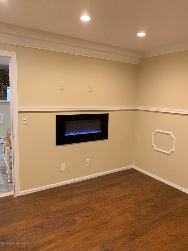 214 Sheldon Ave, Staten Island, NY 10312 - photo 2