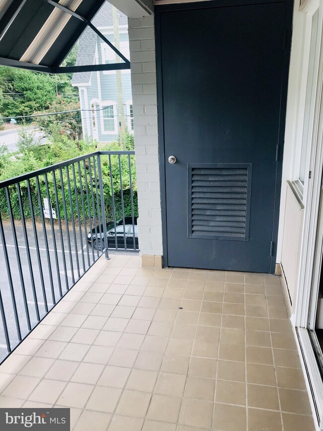 6301 N Charles St unit 201, Baltimore, MD 21212 - photo 3