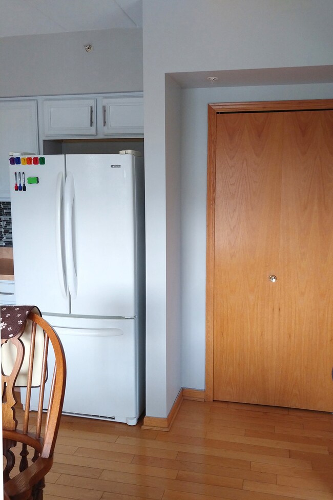 14100 Sheffield Dr unit 304, Homer Glen, IL 60491 - photo 7