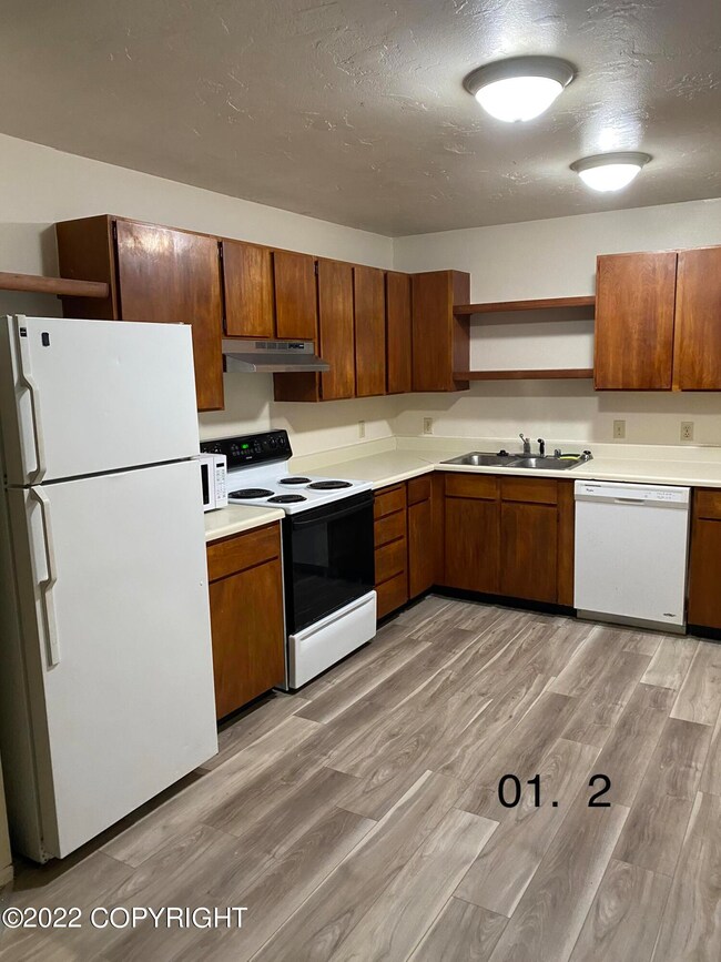 12501 Silver Fox Ln unit 2, Anchorage, AK 99515 - photo 2