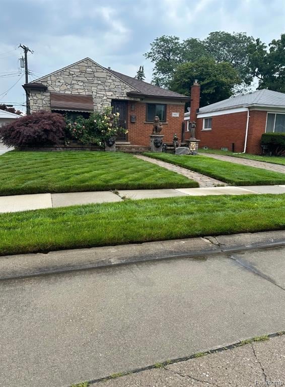 18027 Curtain Ave, Eastpointe, MI 48021 - photo 2