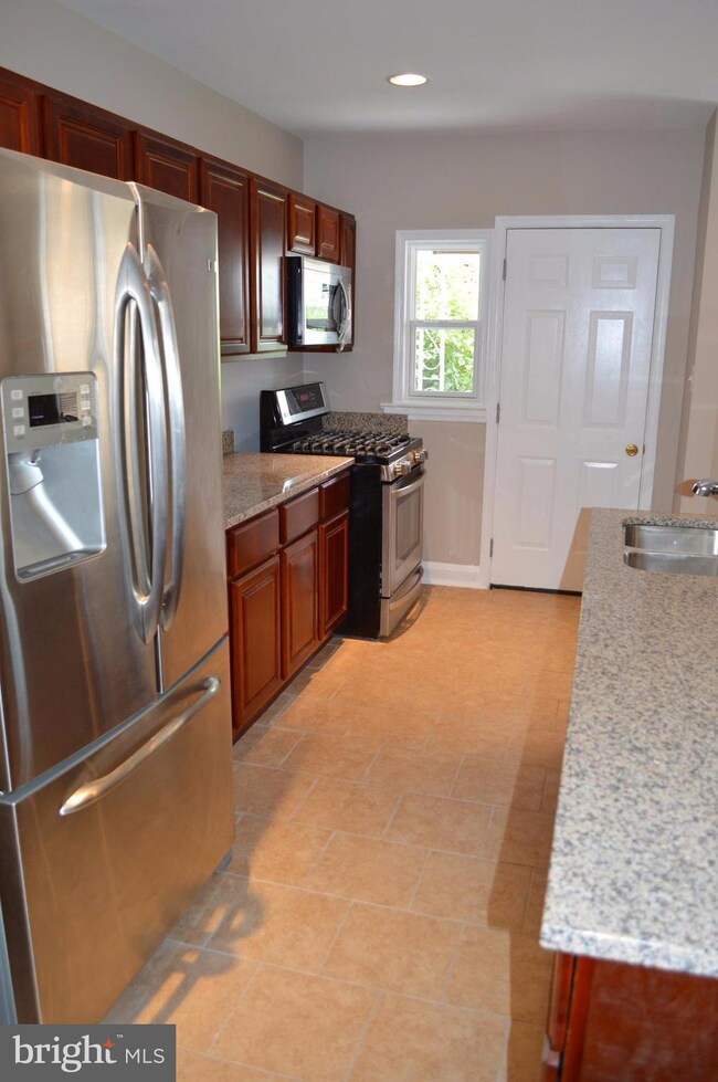 3931 Rosecrest Ave, Baltimore, MD 21215 - photo 3