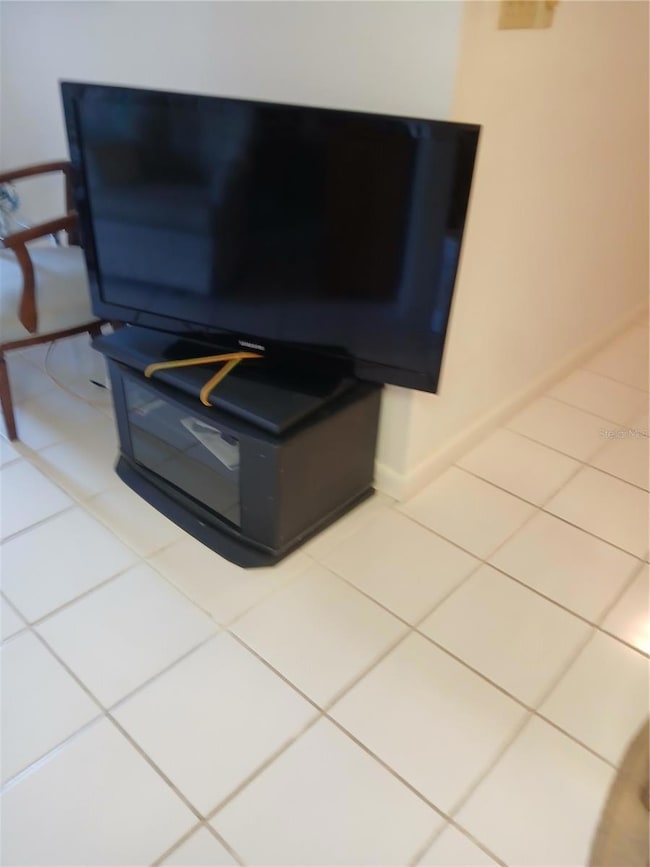 6050 Chesham Dr unit 3, New Port Richey, FL 34653 - photo 5