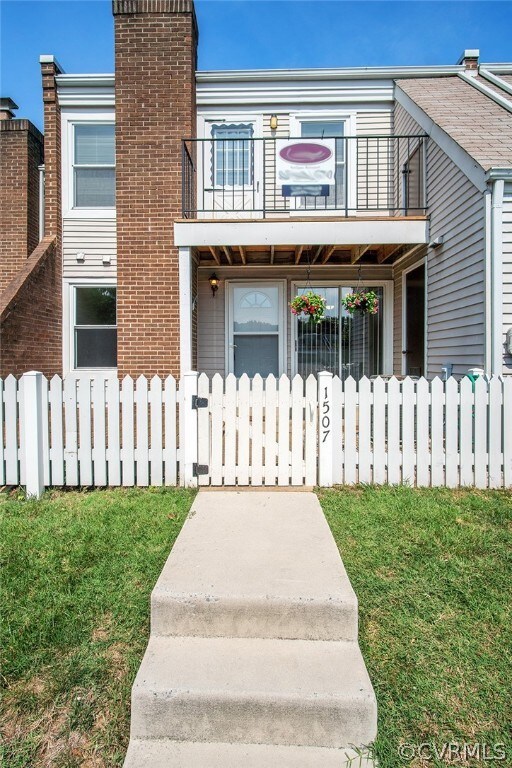 Stonewall Manor's patio townhomes are the West Ends best kept secret!