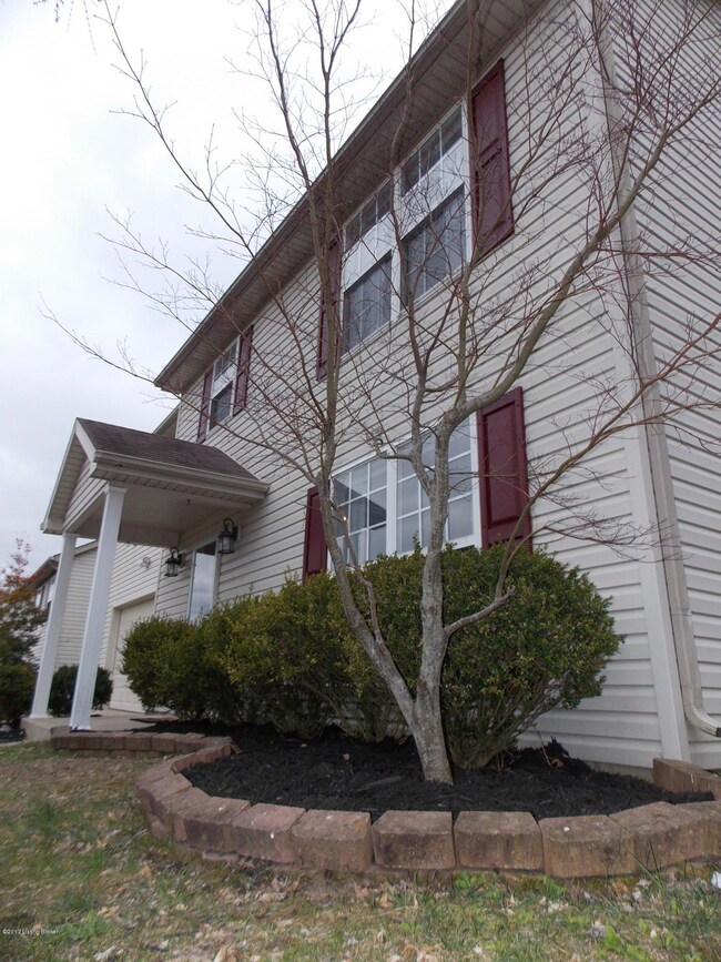 8106 Apple Valley Dr, Louisville, KY 40228 - photo 2