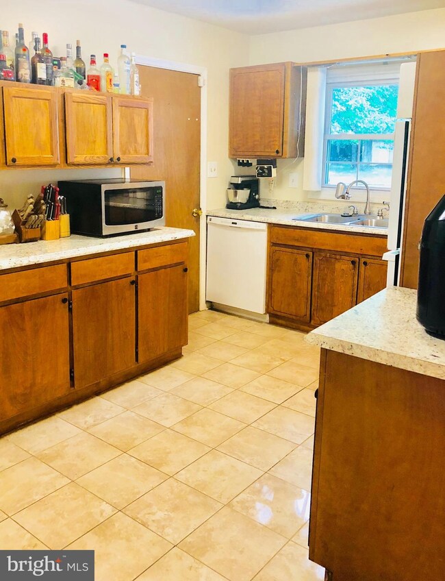 44092 Louisdale Rd, California, MD 20619 - photo 6